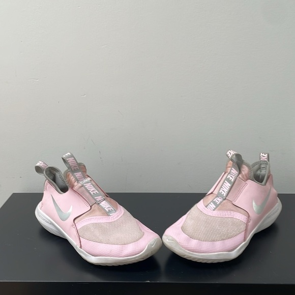 Nike women’s kids Flex Runner GS US4 Pink Foam Metallic Silver Light Smoke Grey - Picture 6 of 10